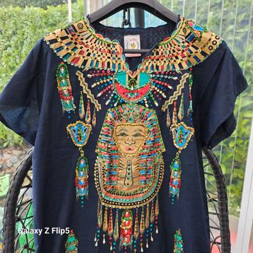 Decoratief Egyptisch gewaad.  beschikbaar voor biedingen