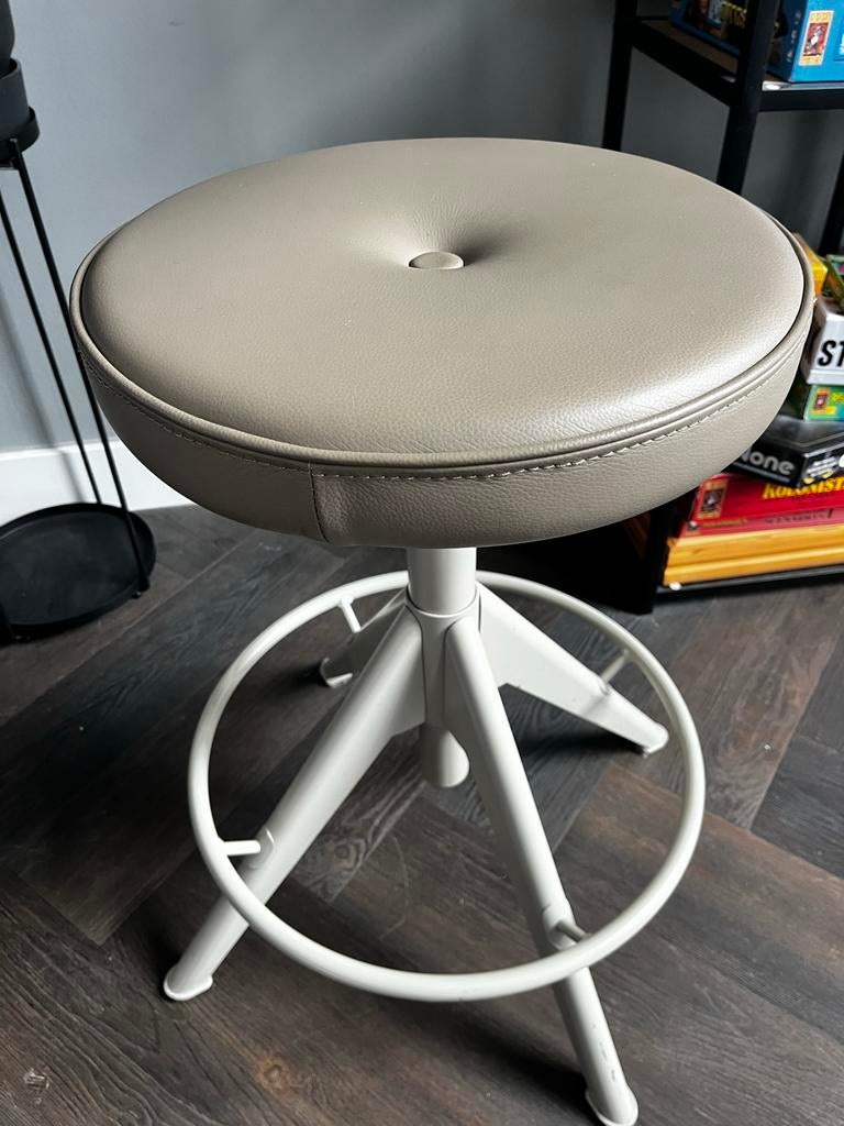 IKEA TROLLBERGET kruk, Huis en Inrichting, Barkrukken, Zo goed als nieuw, 60 tot 90 cm, Metaal, 1 kruk, In hoogte verstelbaar
