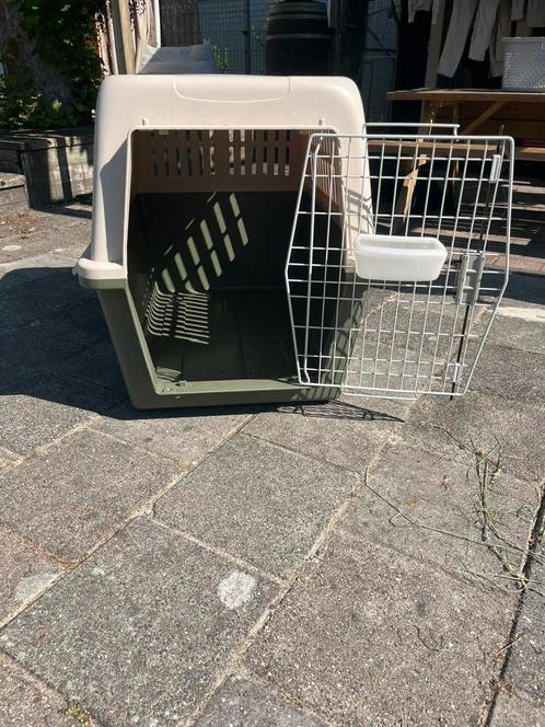Reisbench voor grote hond – stevig en netjes, Dieren en Toebehoren, Hondenbenches, Zo goed als nieuw, Ophalen