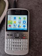 T.k.. Nokia E 5 wit met lader en accu

Kpn simlock, Ophalen, Gebruikt, Wit, Fysiek toetsenbord
