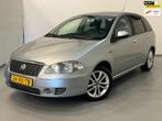 Fiat Croma 2.2-16V Emotion / Aut / Clima / NL-auto / Trekhaa, Auto's, Fiat, Stof, Gebruikt, Zwart, 4 cilinders