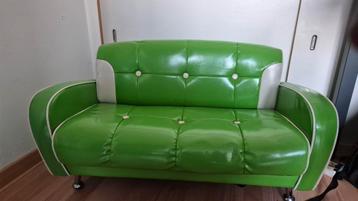 Super gaaf retro kinderbankje beschikbaar voor biedingen