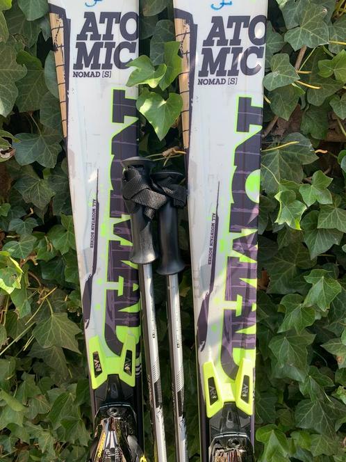 Atomic skis met stokken en tas, Sport en Fitness, Skiën en Langlaufen, Zo goed als nieuw, Ski's, Atomic, Ophalen of Verzenden