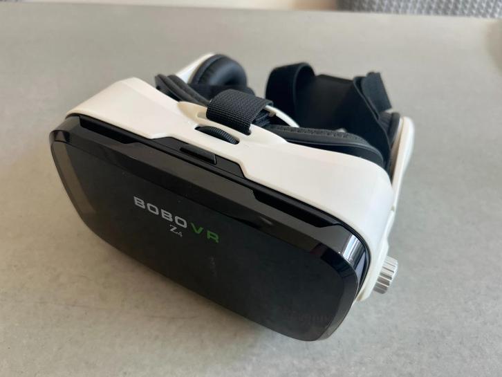BOBO VR Z4 Virtual Reality-bril met ingebouwde koptelefoon, Spelcomputers en Games, Virtual Reality, Zo goed als nieuw, Telefoon