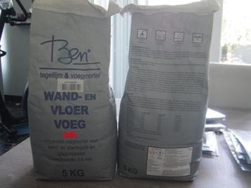 tegellijm en vloer voorstrijkmiddel beschikbaar voor biedingen