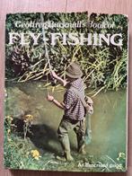 Boek over vliegvissen en vliegvisspullen partij, Watersport en Boten, Ophalen of Verzenden, Gebruikt, Overige typen