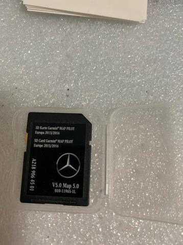 Navigatie SD kaart mercedes map pilot renault europe beschikbaar voor biedingen