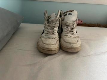 Adidas sneakers, maat 38,5 beschikbaar voor biedingen
