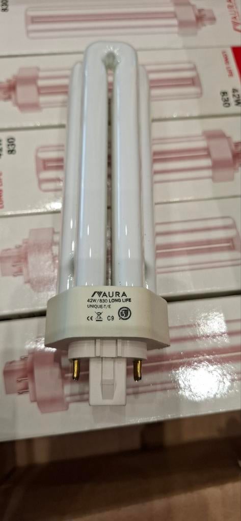 Aura Spaarlamp 42W/830 - Nieuw, 30 tot 60 watt, Bipin of Steekvoet, Ophalen of Verzenden, Spaarlamp