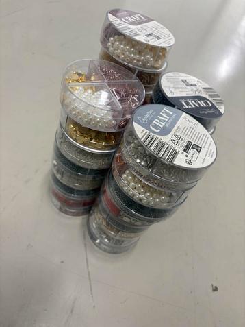 Partijhandel Craft Decorations – 33 stuks – Hobby Flora beschikbaar voor biedingen