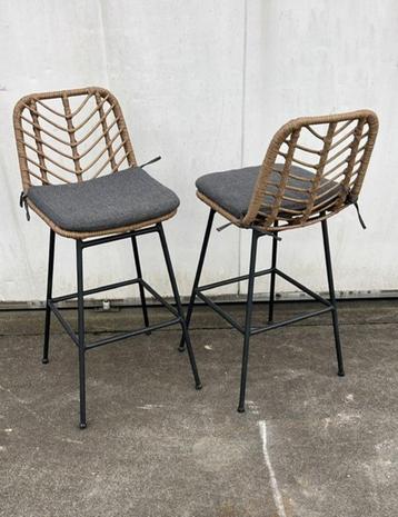 2 stuks Hippe Rotanlook restaurant barkrukken mancave horeca beschikbaar voor biedingen