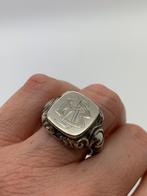 T378 Prachtige zilveren zegelring maat 20,25, Sieraden, Tassen en Uiterlijk, Antieke sieraden, Ophalen of Verzenden, Zilver, Broche