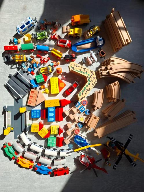 Houten treinbaan, Kinderen en Baby's, Speelgoed | Houten speelgoed, Zo goed als nieuw, Overige typen, Ophalen of Verzenden