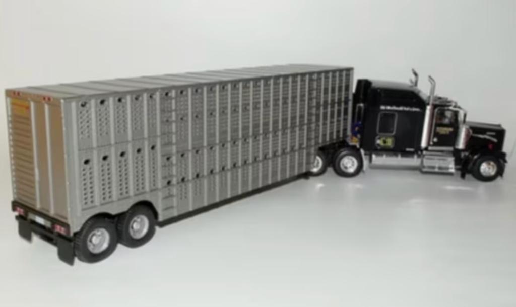 Kenworth W900 1991 VEETRANSPORT schaal 1/43 US trucks # 59, Hobby en Vrije tijd, Verzenden, Nieuw, Bus of Vrachtwagen, Overige merken