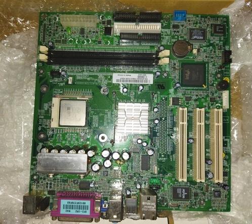 Dell Dimension 2400 moederbord  met Intel Celleron 2,68 GHz, Computers en Software, Vintage Computers, Ophalen of Verzenden