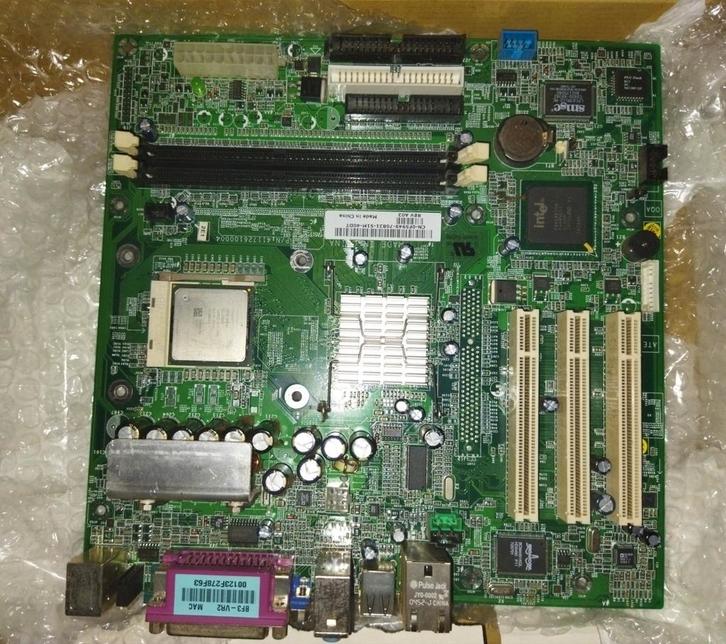 Dell Dimension 2400 moederbord  met Intel Celleron 2,68 GHz, Computers en Software, Vintage Computers, Ophalen of Verzenden