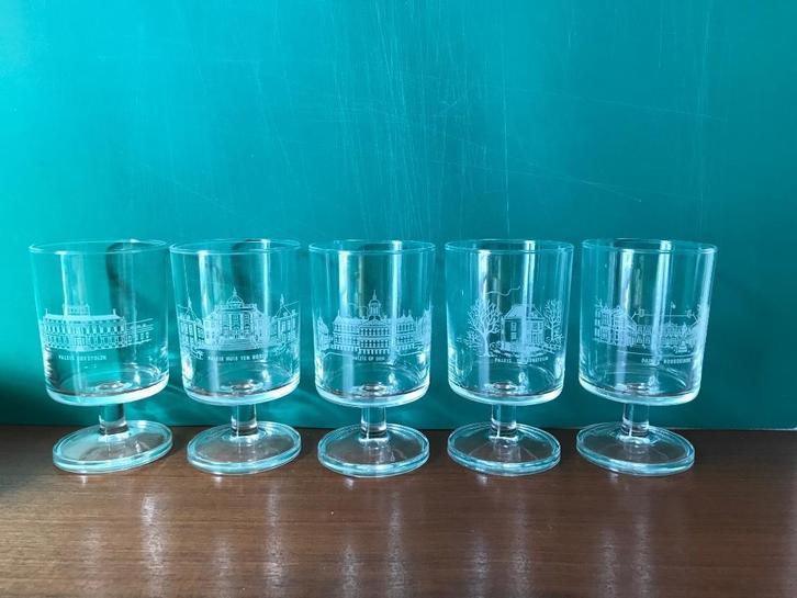 Paleis wijnglazen 5 stuks ( o.a. Soestdijk,Drakenstein, Verzamelen, Glas en Borrelglaasjes, Zo goed als nieuw, Overige typen, Ophalen of Verzenden