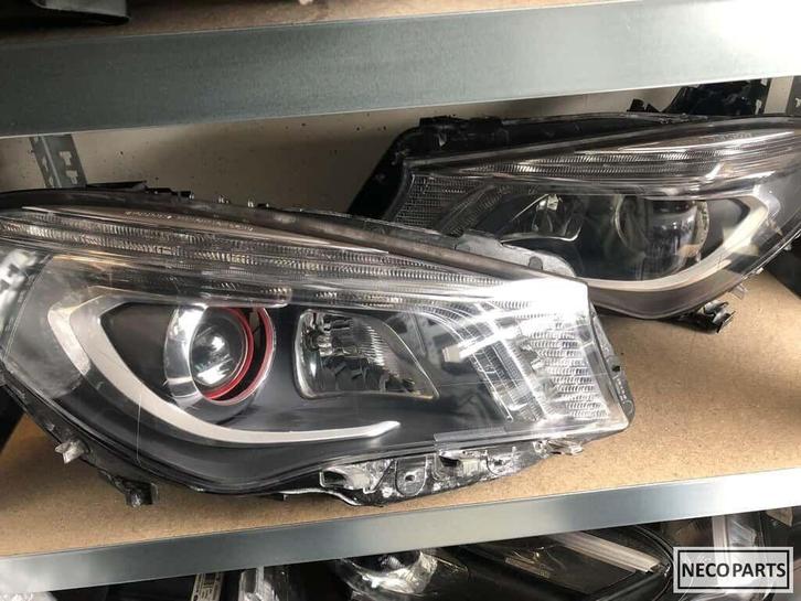 Cla w117 ils amg xenon led koplamp rood ringetje, Auto-onderdelen, Verlichting, Mercedes-Benz, Gebruikt, Ophalen of Verzenden