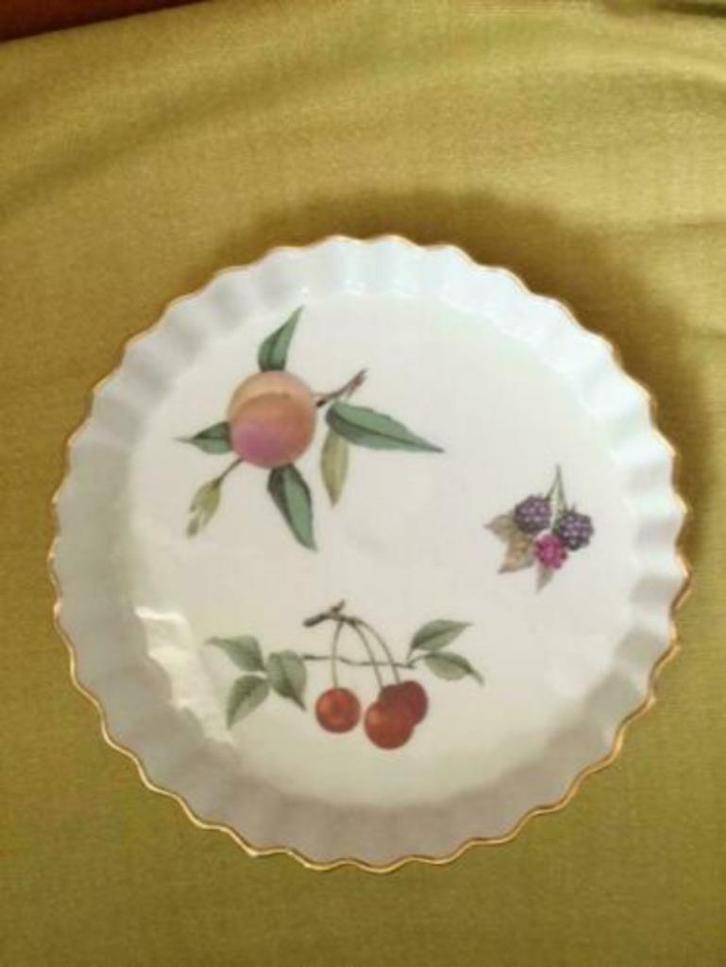 Royal Worcester England porselein vlaai quiche bord, Huis en Inrichting, Keuken | Servies, Zo goed als nieuw, Bord(en), Overige stijlen