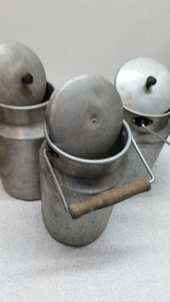 3x Vintage aluminium melkbus 27cm met deksel, Antiek en Kunst, Antiek | Keukenbenodigdheden, Ophalen of Verzenden