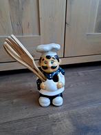 Aardewerk kok met houten lepels, hoogte 19 cm, Ophalen of Verzenden, Gebruikt