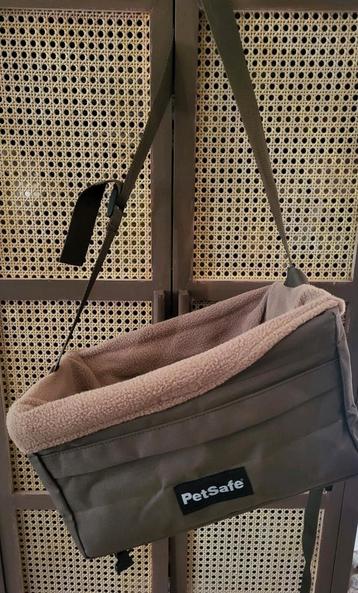 Petsafe/autostoel/Auto mandje/Hondje beschikbaar voor biedingen
