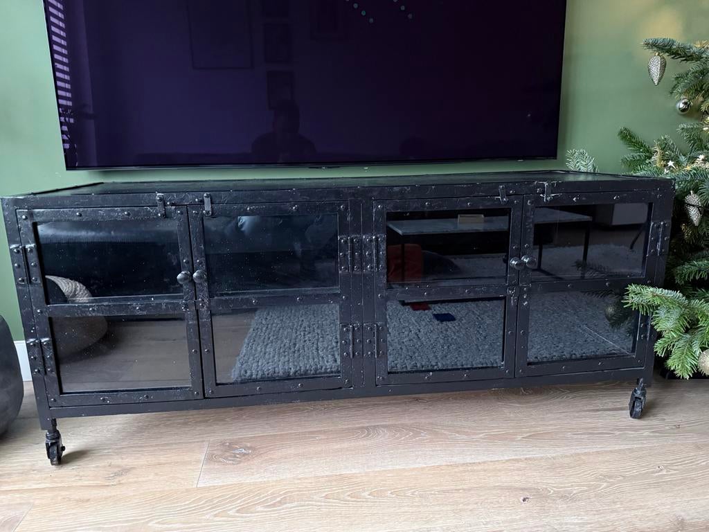 Industriële TV-kast zwart metaal/glas - 140cm, Ophalen, 50 tot 100 cm, Zo goed als nieuw, Minder dan 100 cm