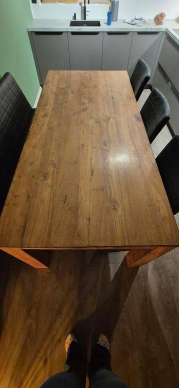 Mooie degelijke teakhouten eettafel 2,20 m bij 1 m beschikbaar voor biedingen