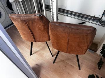 Gratis 2 bruine stoelen - snel ophalen! beschikbaar voor biedingen