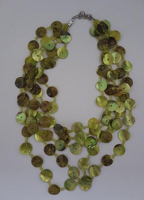2 Kettingen groen, zie foto`s, schelpen rondjes en kralen, Sieraden, Tassen en Uiterlijk, Kettingen, Nieuw, Overige materialen