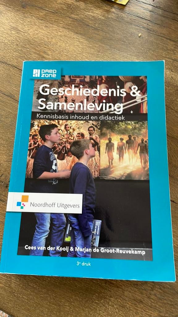 Marjan de Groot-Reuvekamp - Geschiedenis en samenleving, Boeken, Kinderboeken | Jeugd | 13 jaar en ouder, Zo goed als nieuw, Ophalen of Verzenden