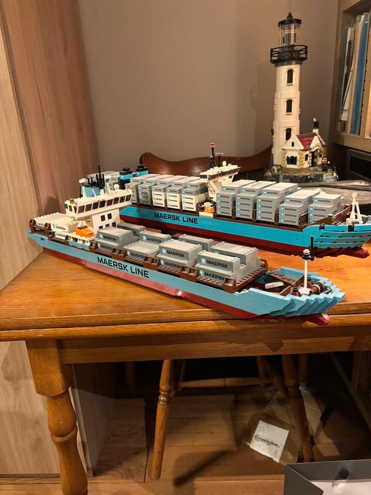 Lego mearsk ship 10155 en 10241, Hobby en Vrije tijd, Modelbouw | Boten en Schepen, Zo goed als nieuw, 1:50 tot 1:200, Ophalen