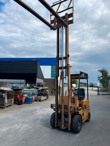 Heftruck Komatsu cap 1500 kg diesel beschikbaar voor biedingen
