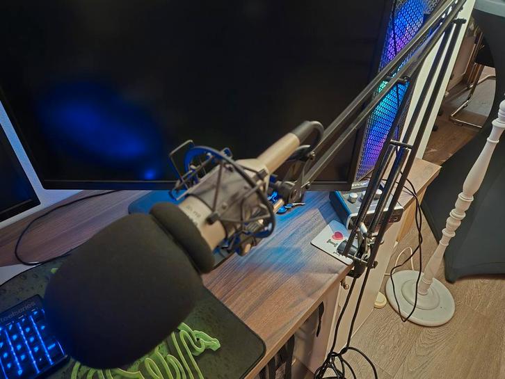 Podcast Microfoon Set met Audio Interface, Muziek en Instrumenten, Microfoons, Gebruikt, Studiomicrofoon, Ophalen of Verzenden