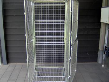 rolcontainer en transportkar beschikbaar voor biedingen