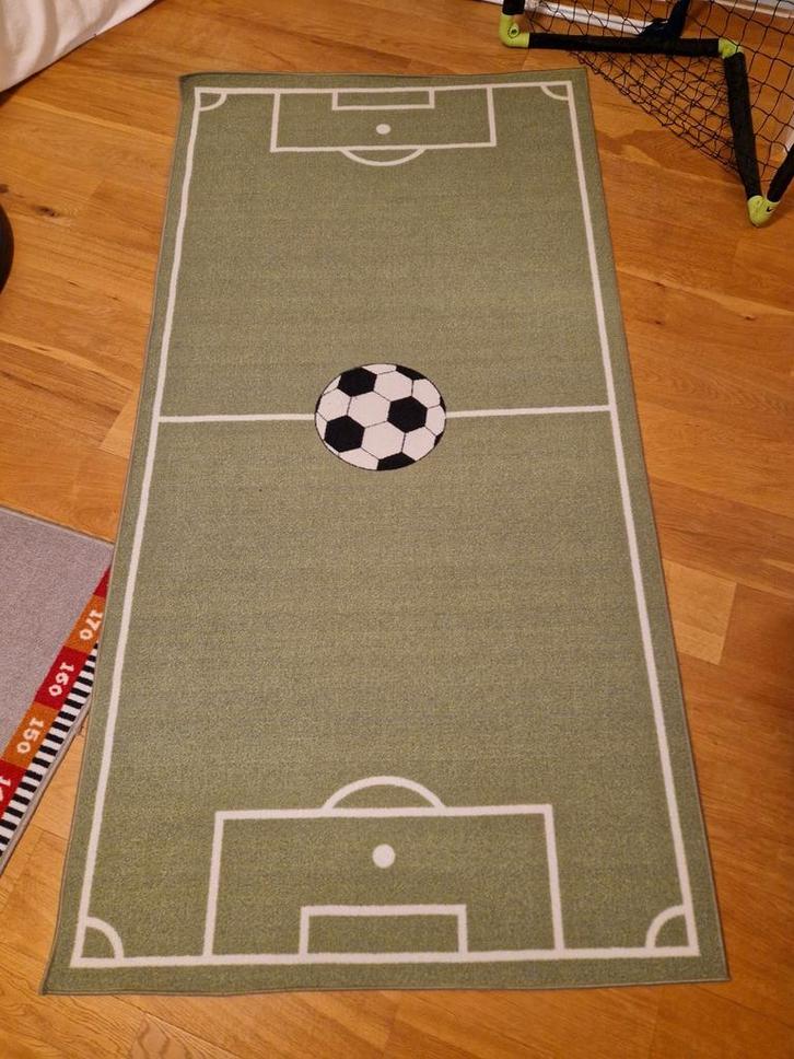 Voetbal Vloerkleed 195x100 cm, Kinderen en Baby's, Kinderkamer | Inrichting en Decoratie, Gebruikt, Kleed of Kussen, Ophalen