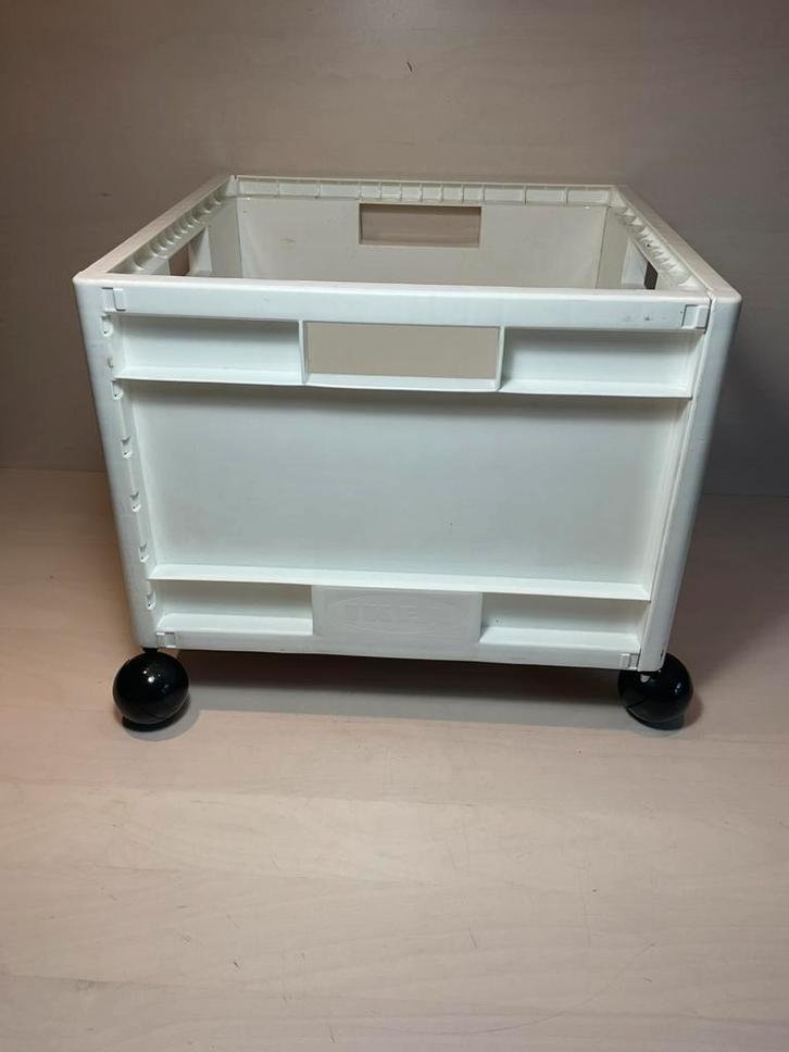 Ikea Mard krat wit met zwarte wielen ideaal voor Lp’s, Kinderen en Baby's, Kinderkamer | Inrichting en Decoratie, Gebruikt, Overige typen