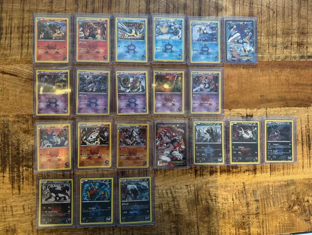 Team Magma's Double Crisis Complete Set - Zeer Zeldzaam!, Ophalen, Zo goed als nieuw, Meerdere kaarten