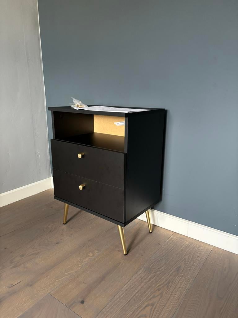 Hidde Nachtkastje Zwart - Nieuwstaat!, Huis en Inrichting, Slaapkamer | Nachtkastjes, Nieuw, 70 cm of meer, Minder dan 45 cm, Hout