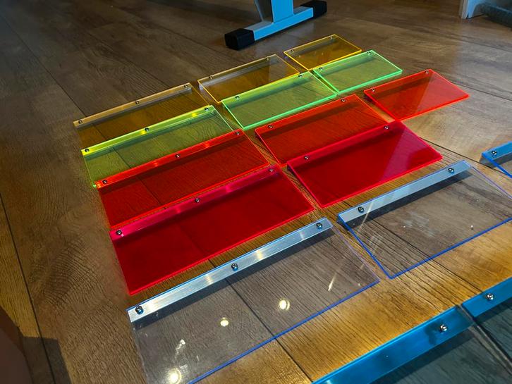Wandplank plexiglas fluoriserend., Huis en Inrichting, Woonaccessoires | Wandplanken en Boekenplanken, Zo goed als nieuw, Ophalen of Verzenden