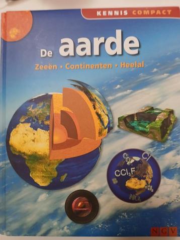 Kennis Compact: Aarde, Dinosauriers, Middeleeuwen beschikbaar voor biedingen