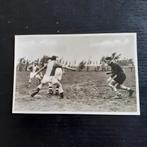 Oude Foto voetbalwedstrijd Heeg 1 - Blauw Wit 1  7-10-1950., Overige binnenlandse clubs, Zo goed als nieuw, Verzenden