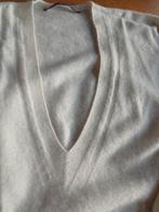 Prachtig, roomwitte trui met V hals. Mooi met top eronder, Ophalen of Verzenden, Zo goed als nieuw, Maat 38/40 (M), Overige kleuren