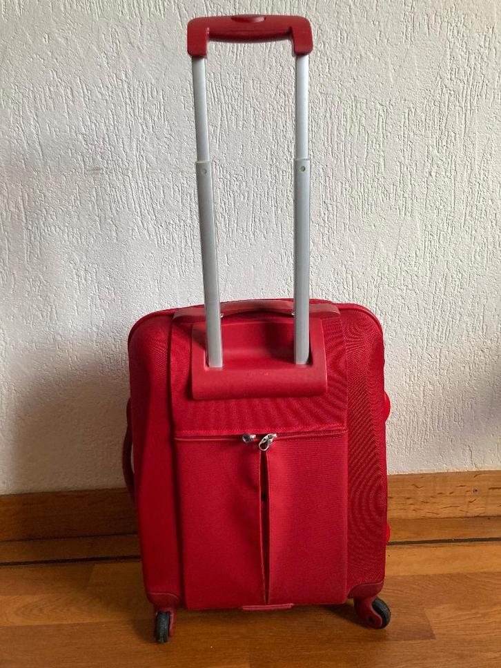 Rode rood Samsonite trolley rolkoffer koffer op 4 wieltjes, Sieraden, Tassen en Uiterlijk, Koffers, Zo goed als nieuw, Hard kunststof