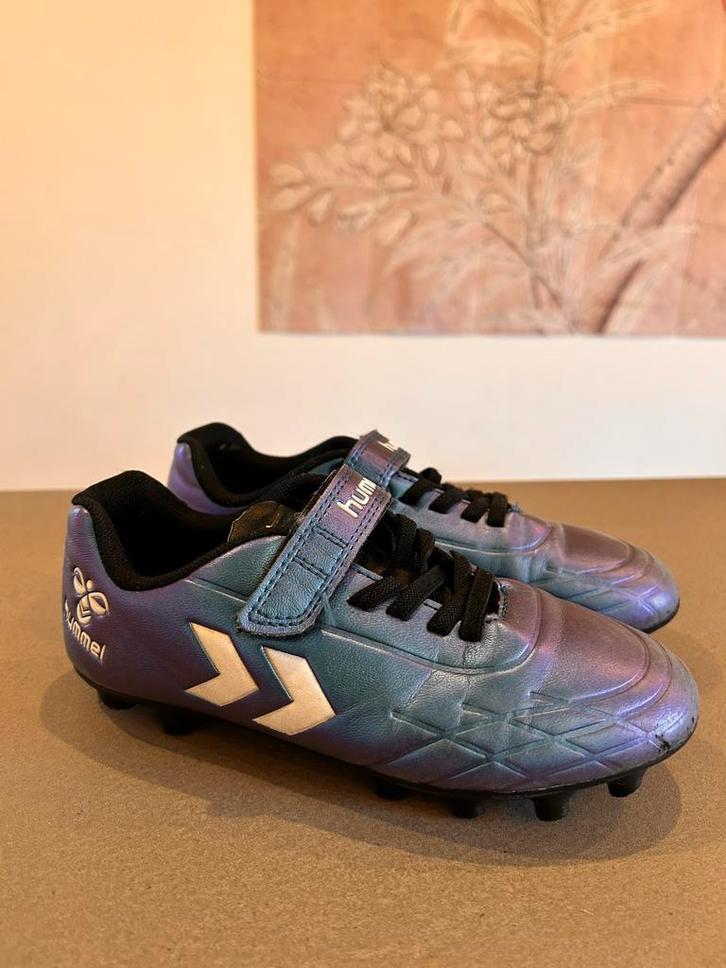 Hummel voetbalschoenen 33, klittenband, metallic blauw paars, Sport en Fitness, Voetbal, Zo goed als nieuw, Schoenen, Maat XS of kleiner