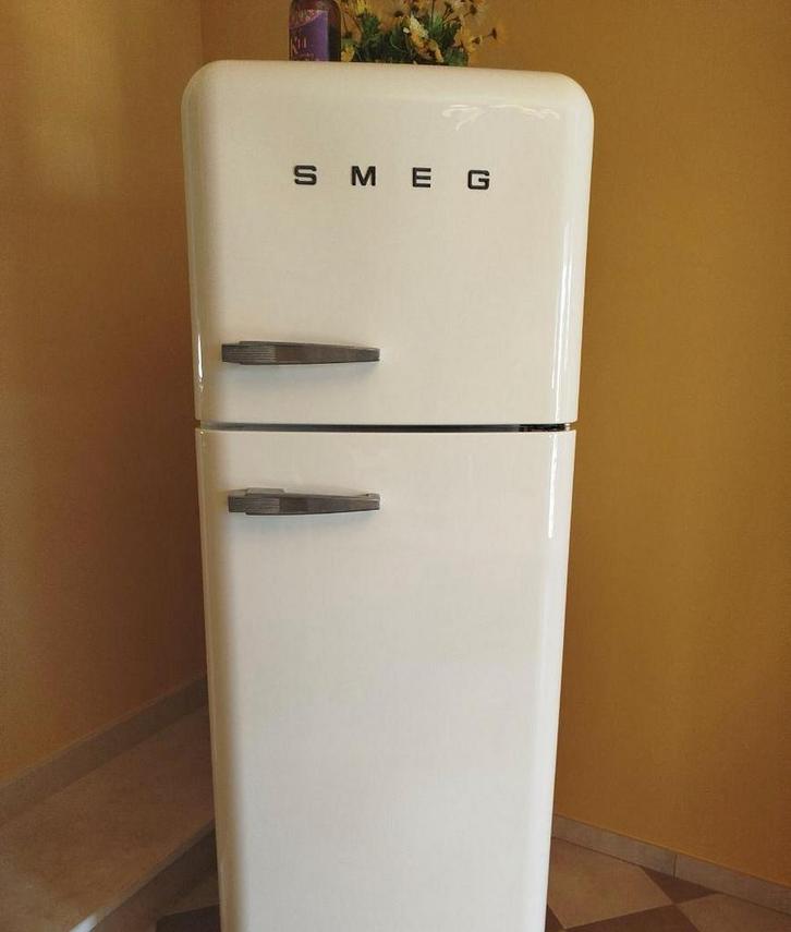 Smeg FAB30 Crème Koelkast, Witgoed en Apparatuur, Koelkasten en IJskasten, Zo goed als nieuw, Met vriesvak, 200 liter of meer