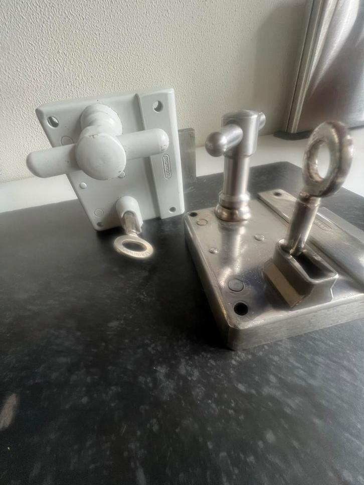 Vintage Bajes Sloten - 1956 Zestienhoven detentiecentrum, Doe-het-zelf en Verbouw, Hang- en Sluitwerk, Gebruikt, Slot, IJzer, Ophalen of Verzenden