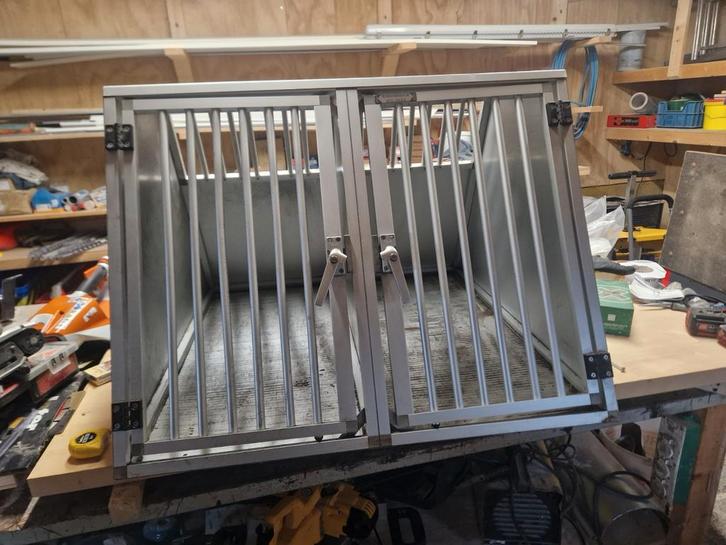 Dubbel vaks hondenkennel, Dieren en Toebehoren, Hondenhokken, Zo goed als nieuw, Hondenkennel, 65 tot 100 cm, 75 tot 110 cm, Ophalen