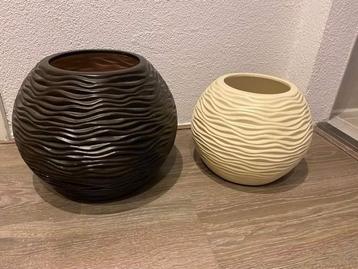 Bloempotten beschikbaar voor biedingen