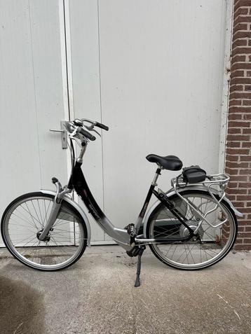 Electrische dames fiets  beschikbaar voor biedingen